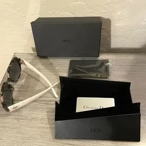 Dior | Accessories | Hpnew Lady Dior Christian Dior Light  display picture 1